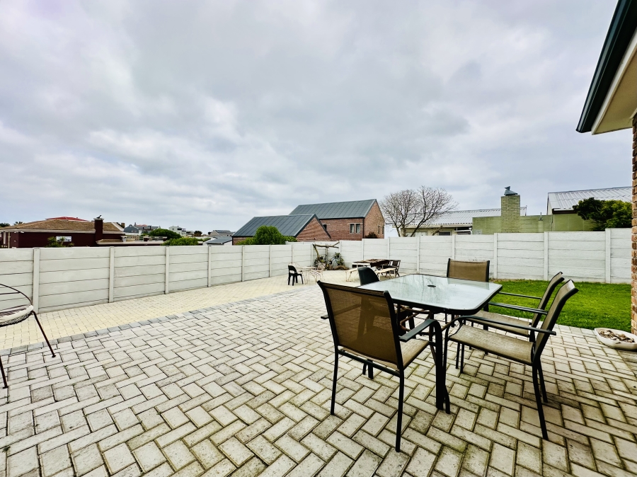 3 Bedroom Property for Sale in De Kelders Western Cape